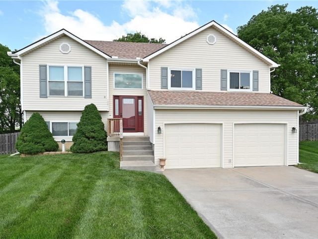 Homes for Sale in Kansas City, MO 64153 | 10614 NW 86th Street