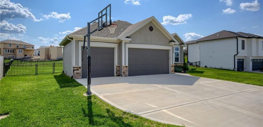 Homes for Sale in Kansas City, MO 64155 | 9424 N Belleview Avenue