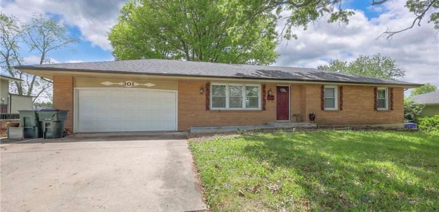 Homes for Sale in Gladstone, MO 64118 | 301 NW 73rd Street