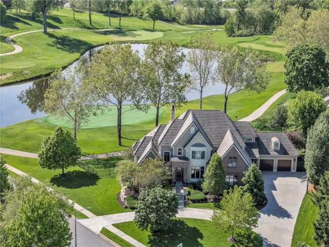 Homes for Sale in Parkville, MO 64152 | 6420 N National Drive