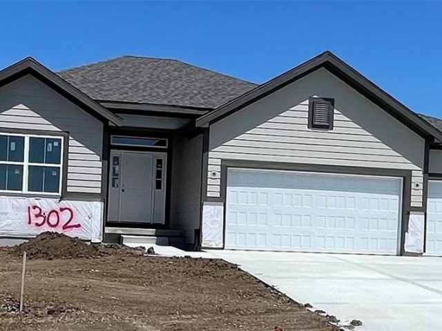 Homes for Sale in Kansas City, MO 64165 | 1302 NE 122nd Street
