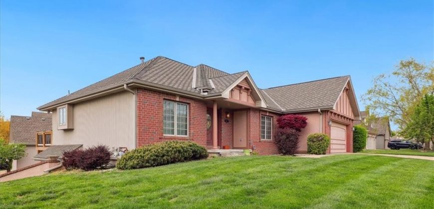 Homes for Sale in Gladstone, MO 64119 | 6016 NE Gladstone Lane