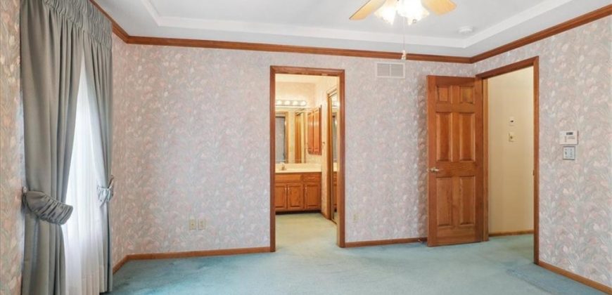 Homes for Sale in Gladstone, MO 64119 | 6016 NE Gladstone Lane