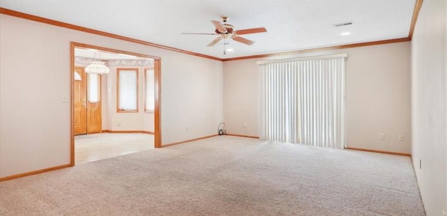 Homes for Sale in Gladstone, MO 64119 | 6016 NE Gladstone Lane