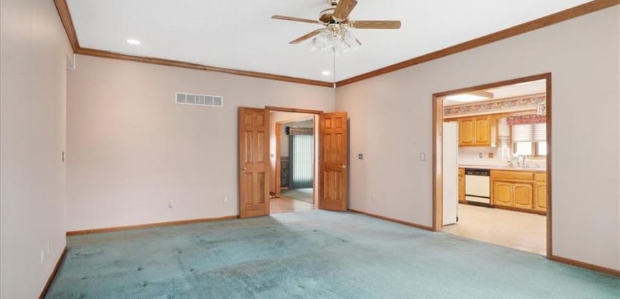 Homes for Sale in Gladstone, MO 64119 | 6016 NE Gladstone Lane