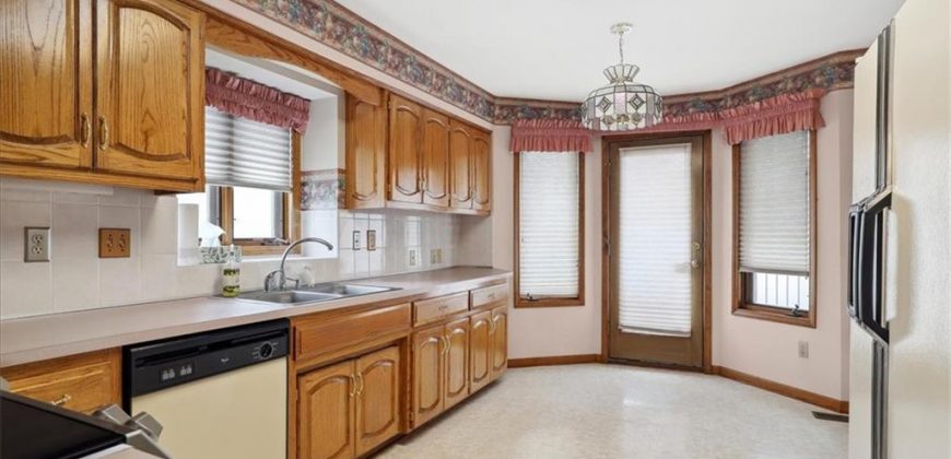 Homes for Sale in Gladstone, MO 64119 | 6016 NE Gladstone Lane