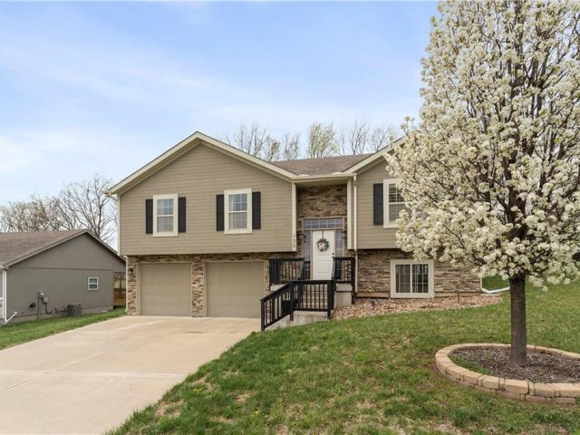 Homes for Sale in Tracy, MO 64079 | 130  Roller Court