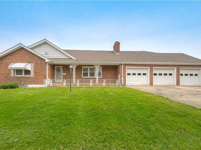 Homes for Sale in Kansas City, MO 64116 | 134 NE 47th Street