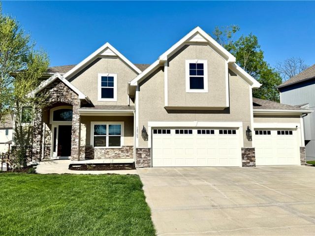 Homes for Sale in Platte City, MO 64079 | 12765 N Imperial Drive