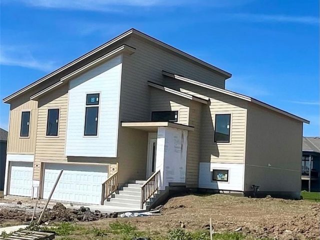 Homes for Sale in Kansas City, MO 64165 | 1226 NE 122nd Street