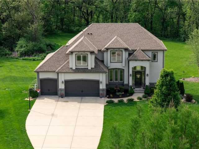 Homes for Sale in Kearney, MO 64060 | 13017  Kelli Drive
