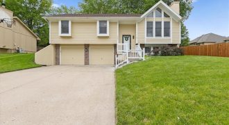 Homes for Sale in Kansas City, MO 64151 | 4209 NW 65th Street
