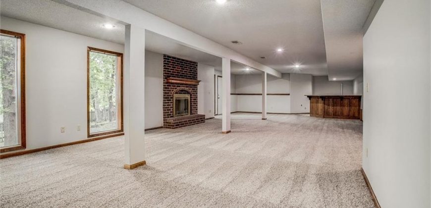Homes for Sale in Kansas City, MO 64151 | 4008 NW 75th Street