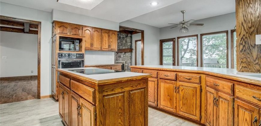 Homes for Sale in Kansas City, MO 64151 | 4008 NW 75th Street