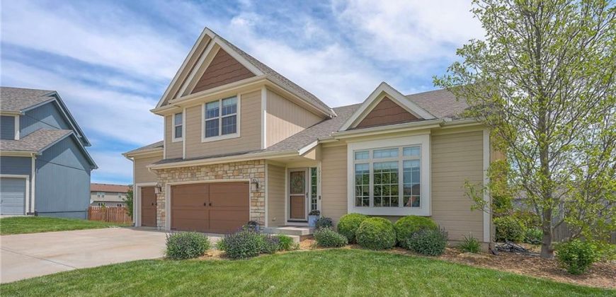 Homes for Sale in Kansas City, MO 64157 | 10111 N Tullis Drive