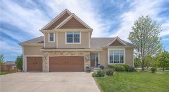 Homes for Sale in Kansas City, MO 64157 | 10111 N Tullis Drive