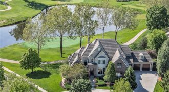 Homes for Sale in Parkville, MO 64152 | 6420 N National Drive