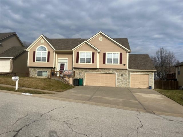 Homes for Sale in Platte City, MO 64079 | 13735  Wagon Pass Road