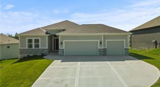 Homes for Sale in Liberty, MO 64068 | 1015  Poplar Lane