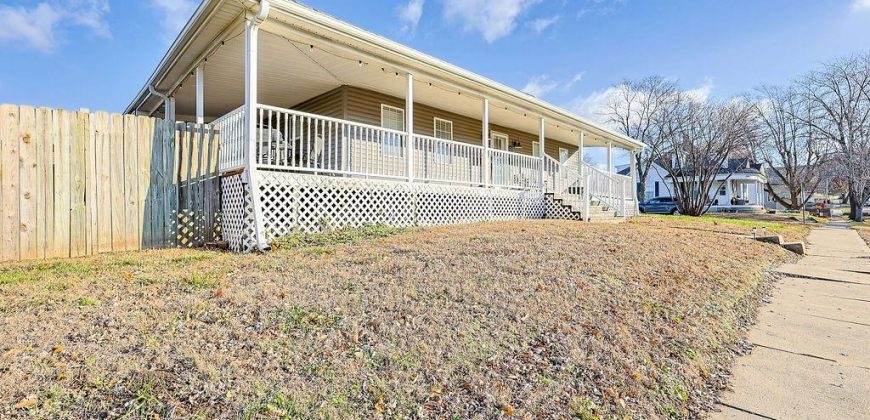 Homes for Sale in Dearborn, MO 64439 | 112 E 2nd Street