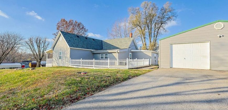 Homes for Sale in Dearborn, MO 64439 | 112 E 2nd Street