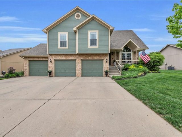 Homes for Sale in Kansas City, MO 64157 | 8108 NE 112th Street
