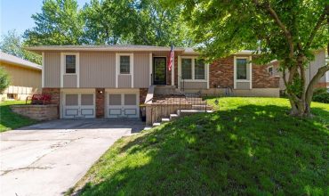 Homes for Sale in Kansas City, MO 64118 | 817 NE 81st Street