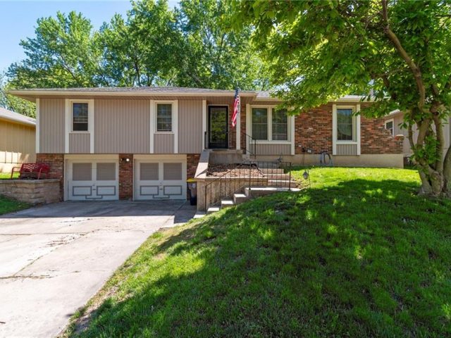 Homes for Sale in Kansas City, MO 64118 | 817 NE 81st Street