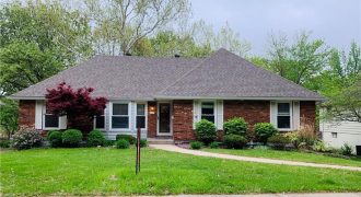 Homes for Sale in Gladstone, MO 64118 | 6717 N Euclid Avenue