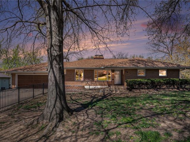 Homes for Sale in Kansas City, MO 64116 | 14 NW 39th Street