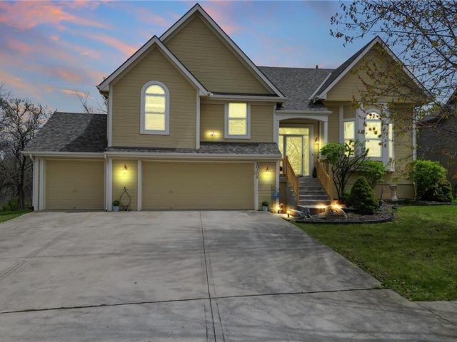 Homes for Sale in Kansas City, MO 64157 | 10105 N Hedges Avenue