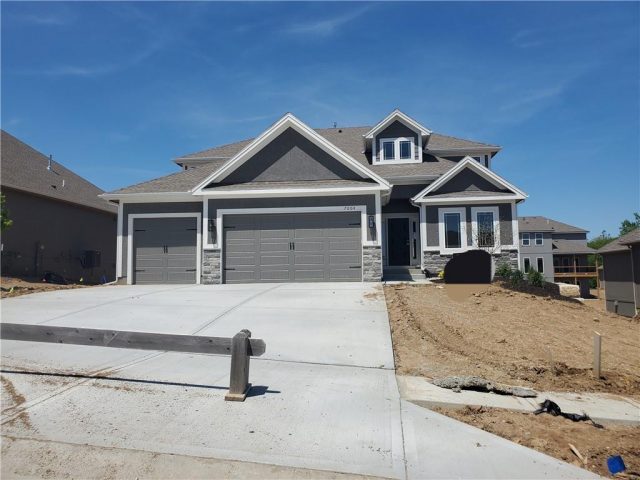 Homes for Sale in Kansas City, MO 64156 | 7004 NE 102nd Court