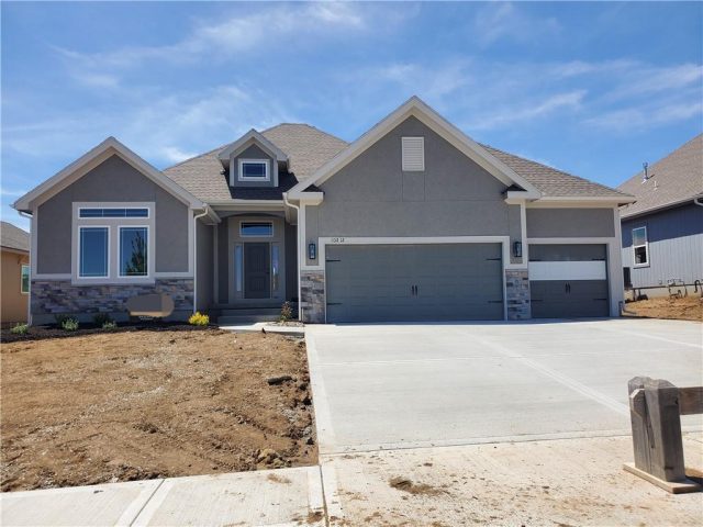Homes for Sale in Kansas City, MO 64156 | 10212 N Winchester Avenue