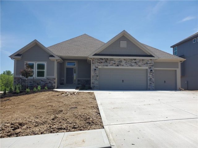 Homes for Sale in Kansas City, MO 64156 | 7015 NE 103rd Street