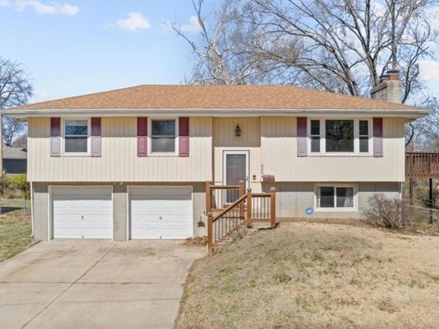 Homes for Sale in Kansas City, MO 64119 | 3204 NE 53rd Street