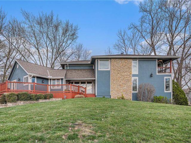 Homes for Sale in Weatherby Lake, MO 64152 | 7802 NW Westside Drive