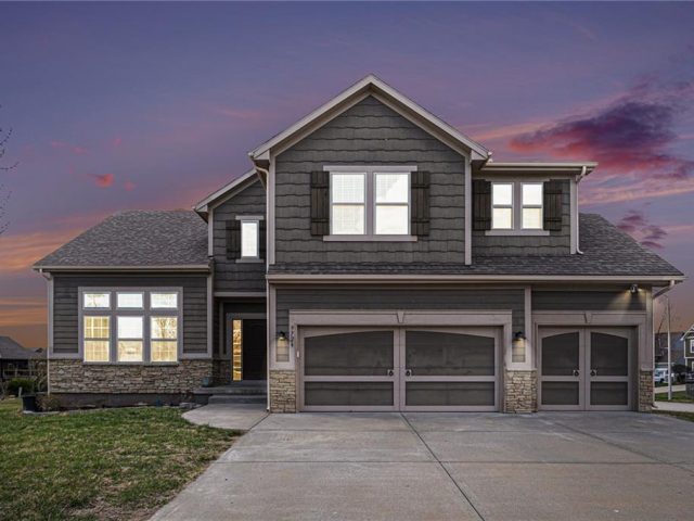 Homes for Sale in Kansas City, MO 64157 | 9724 N Elm Avenue