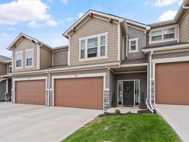 Homes for Sale in Parkville, MO 64152 | 7297  Aaron Street