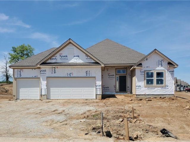 Homes for Sale in Kansas City, MO 64156 | 6938 NE 102nd Street