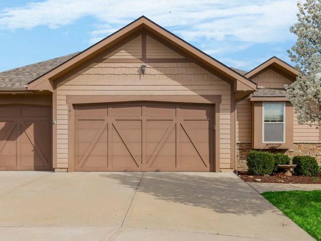 Homes for Sale in Riverside, MO 64150 | 4925 NW Ridgewood Court