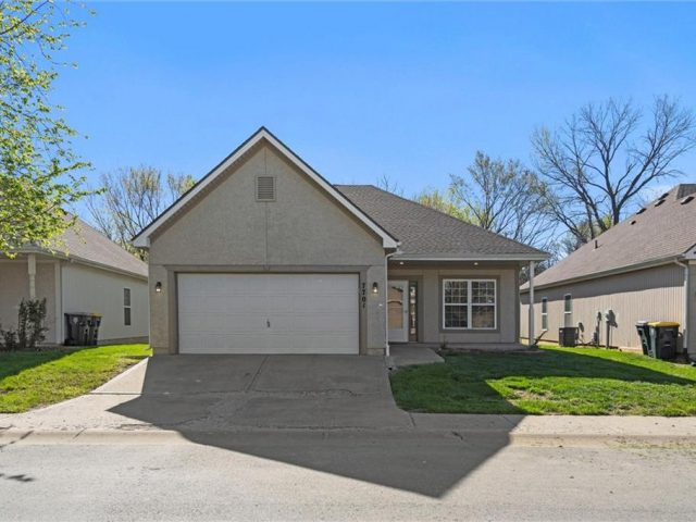 Homes for Sale in Kansas City, MO 64163 | 7701 NW 122nd Street