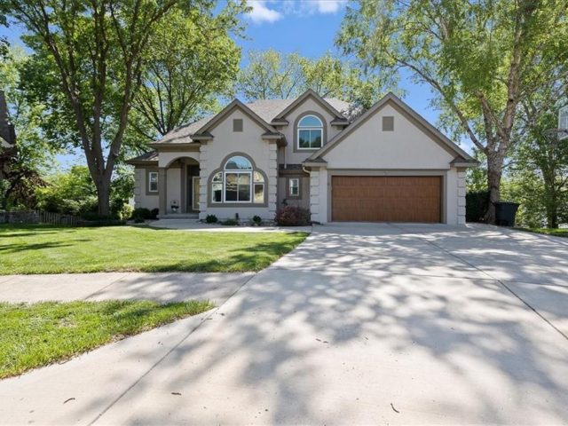 Homes for Sale in Liberty, MO 64068 | 813  Cottonwood Place