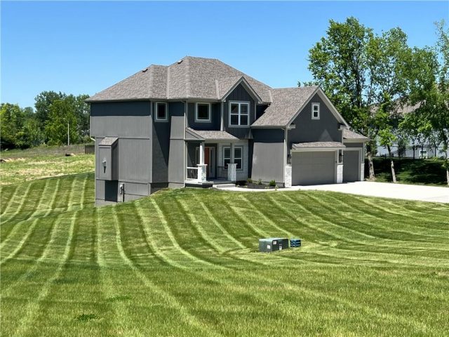 Homes for Sale in Kansas City, MO 64119 | 7812 N Spruce Avenue