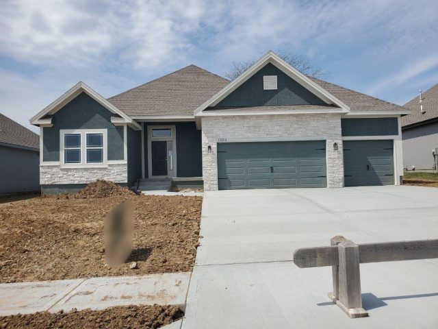 Homes for Sale in Kansas City, MO 64156 | 10220 N Winchester Avenue