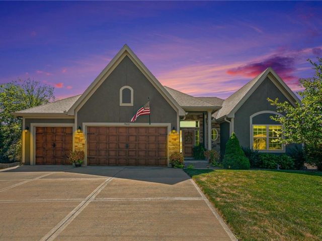 Homes for Sale in Smithville, MO 64089 | 19620  197th Terrace