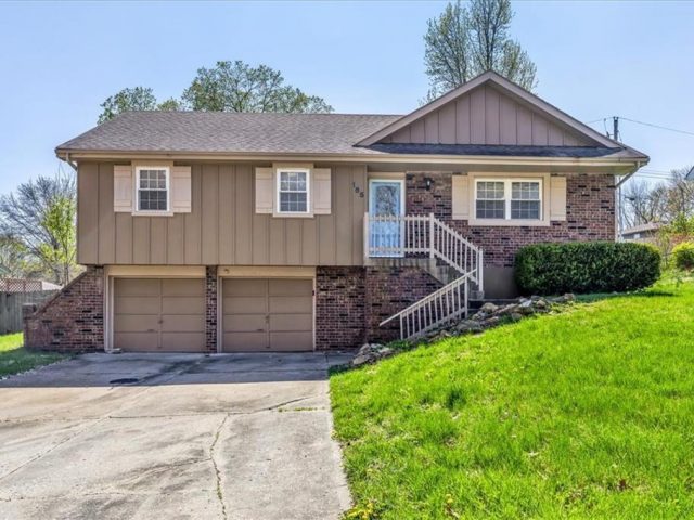 Homes for Sale in Liberty, MO 64068 | 185  JACKSON Street