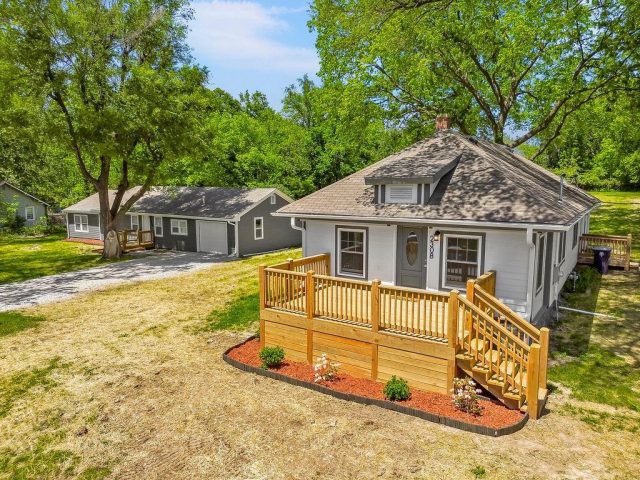 Homes for Sale in Kansas City, MO 64151 | 2308 NW 53rd Terrace