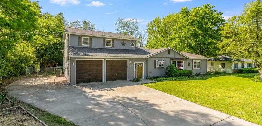 Homes for Sale in Liberty, MO 64068 | 1304  Middlebrook Drive