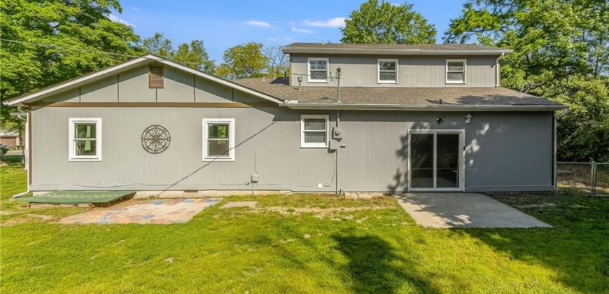 Homes for Sale in Liberty, MO 64068 | 1304  Middlebrook Drive