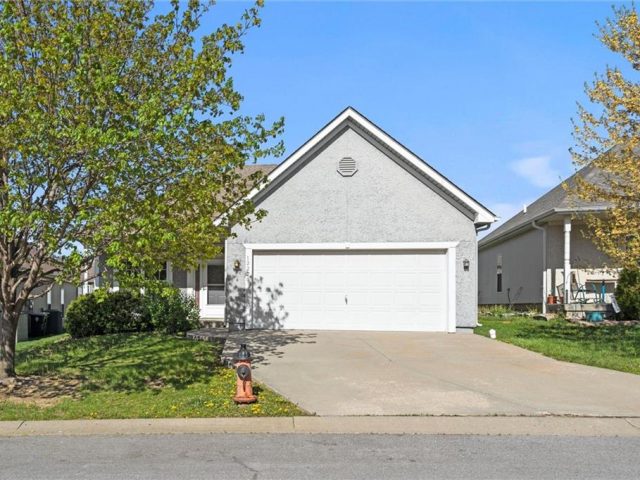 Homes for Sale in Kansas City, MO 64163 | 12220 N Pomona Lane